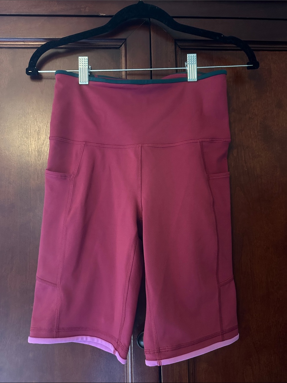 cotopaxi Women's High-Rise Bike Shorts - Burgundy with Pink Hem